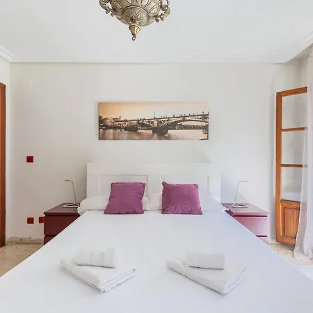 Holi-rent Pajaritos Apartament *